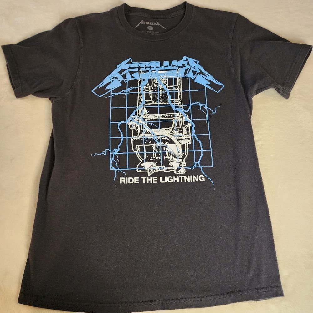 Metallica Ride The Lighting Black Tshirt With Graphics Size Medium